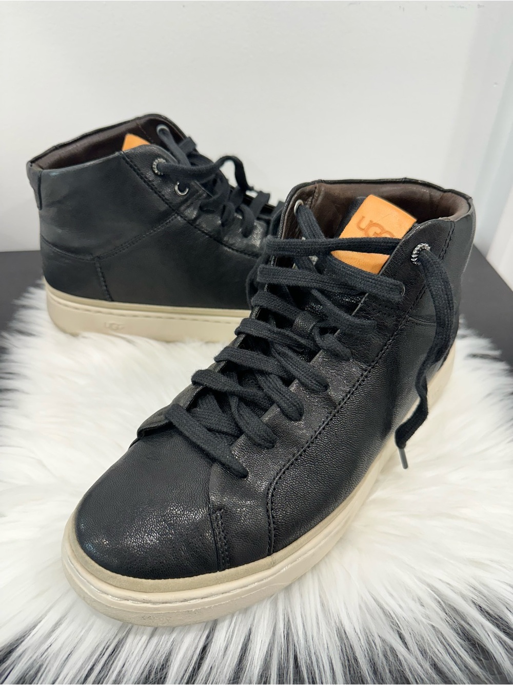 ▪️UGG Men’s CALI Black Leather High Top Sneakers Size 8